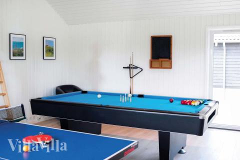 Luksushus 201 til 24 personer byder på et stort aktivitetsrum med bl.a. billard og dart