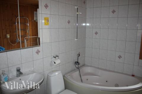 Ét af badeværelserne i luksushus nr. 126