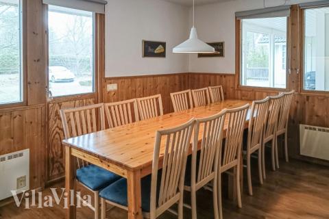 Det store lyse opholdrum i luksushus nr. 126 til 12.