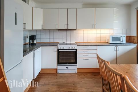 Køkkenet i luksushus nr. 126 er udstyrret, så I let kan lave mad til 12 personer.