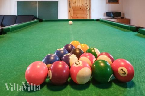 Luksushus 84 til 18 personer byder på et stort aktivitetsrum med bl.a. billard og dart
