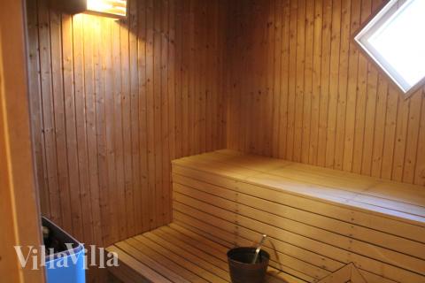 Nyd varmen i saunaen i luksushus nr. 78 til 14 personer