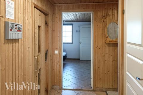 Den rummelige entre i luksushus nr. 78 i Sverige