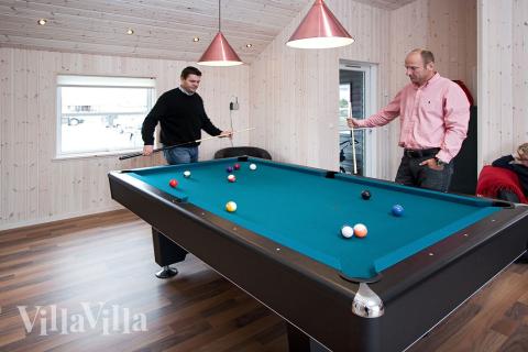 Til børnene og ungdommelige sjæle er udover aktivitetsrummet DVD og Playstation 2 til rådighed