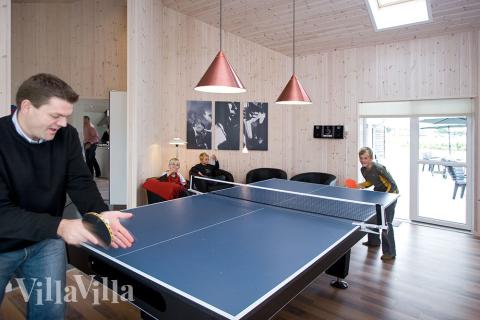 Aktivitetsrummet giver mulighed for at udfordre hinanden i billard, bordtennis og dart. Der er også mulighed for at tjekke mails, såfremt I selv medbringer en PC