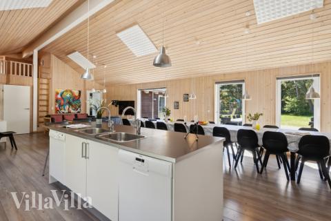 Det store lyse opholdrum i luksushus nr. 261 til 24.