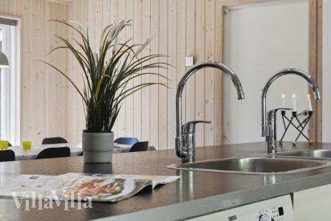 Køkkenet i luksushus nr. 261 er udstyrret, så I let kan lave mad til 24 personer.