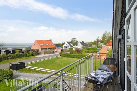 I Østjylland ligger dette fine poolhus nr. 148 med plads til 24 personer.