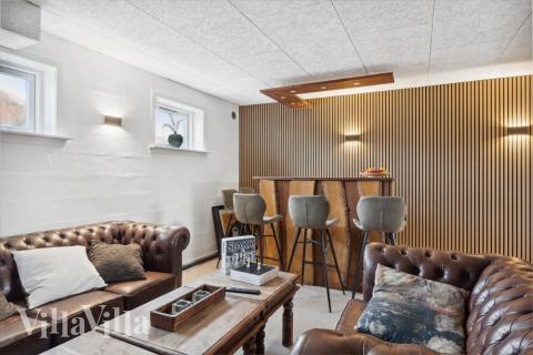 Aktivitetsrum i luksushus nr. 148 med 10 soveværelser og plads til 24 personer.