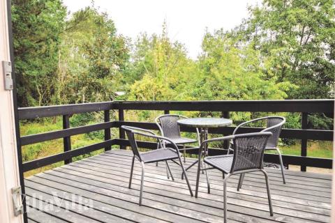 Nyd en grillaften på terrassen i luksushus nr. 199 i Vestjylland