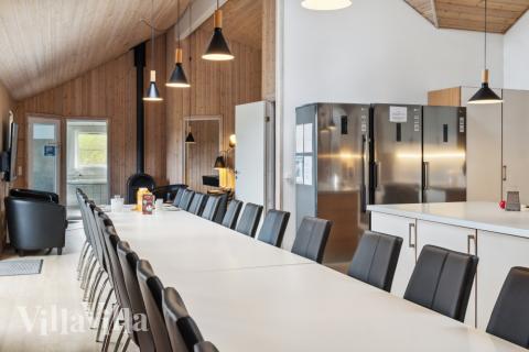 Det store lyse opholdrum i luksushus nr. 202 til 24.