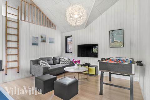 Aktivitetsrum i luksushus nr. 276 med 7 soveværelser og plads til 18 personer.