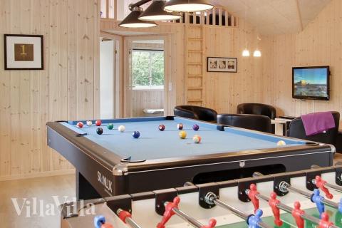 Der kan dystes i både billard, bordtennis, dart, fodboldspil og Playstation 2