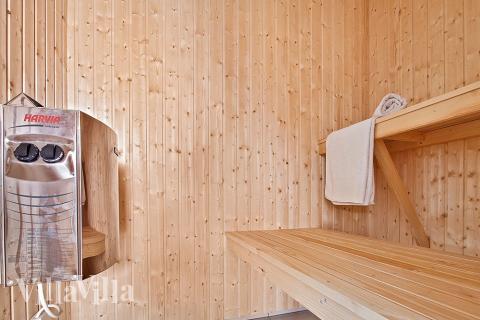I husets sauna kan man blivet varmet godt igennem på en kølig dag