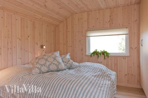 Soveværelserne er indrettede med boxmadrasser og indbygningsskabe