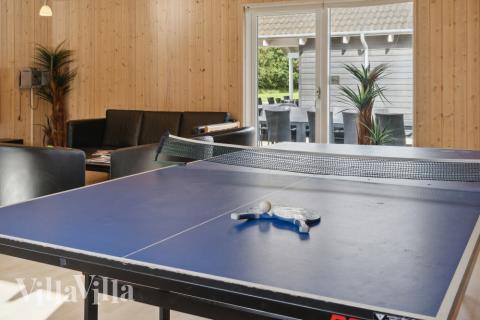 Aktivitetsrum i luksushus nr. 208 med 9 soveværelser og plads til 24 personer.