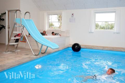 Den store poolafdeling er et sikkert hit hos både store og små vandhunde