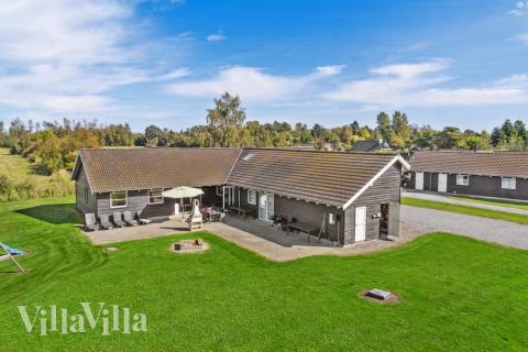 Dette skønne poolhus nr. 177 med plads til 24 personer ligger i Lolland/Falster/Møn