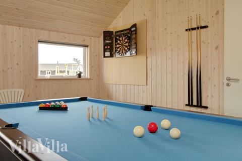 Der er sørget for underholdningen til hele familien med billard/bordtennis og dart i aktivitetrummet