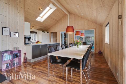 Opholdsrum med plads til 18 i luksushus nr. 285.