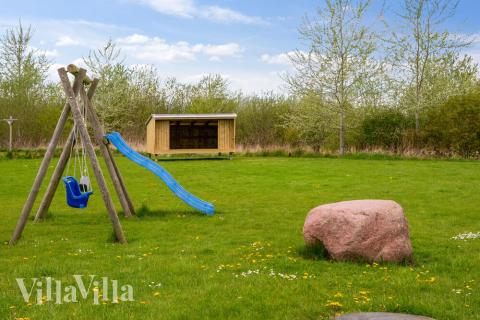 Ud over de mange timer, man kan bruge i husets pool-afdeling, så byder luksushus 285 også på mange udendørs aktiviteter