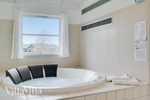 Nyd varmen i spaen i luksushus nr. 206 i Lolland/Falster/Møn