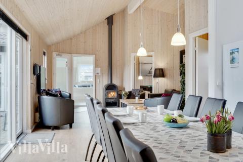 Det store lyse opholdrum i luksushus nr. 206 til 24.