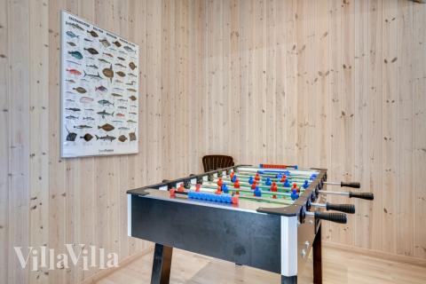 Luksushus 273 til 18 personer byder på et stort aktivitetsrum med bl.a. billard og dart