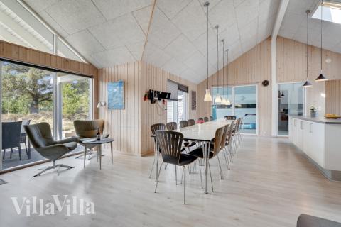 Opholdsrum med plads til 18 i luksushus nr. 273.