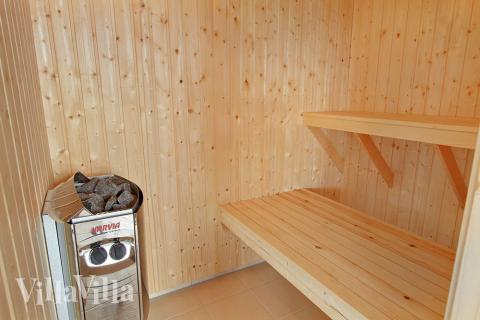 Skønt at blive varmet i saunaen efter en frisk gå-tur i vinden