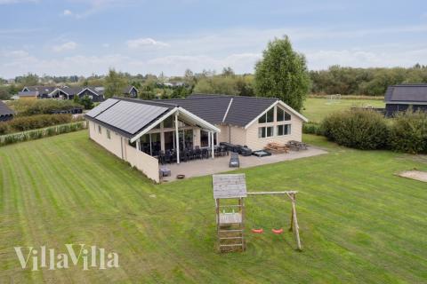 I Lolland/Falster/Møn ligger dette fine poolhus nr. 306 med plads til 16 personer.