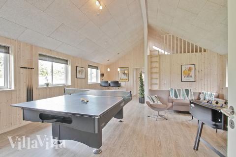 Aktive gæster kan dyste mod hinanden i aktivitetsrummet, hvor der er mulighed for billard/bordtennis, fodboldspil og dart