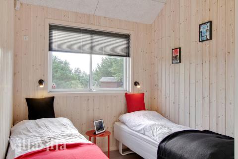 Soveværelserne er alle tiltalende indrettet med enkelt- eller dobbeltseng og skabe