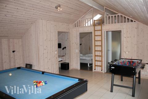 I husets aktivitetsrum kan der dystes i både billard, bordtennis og dart