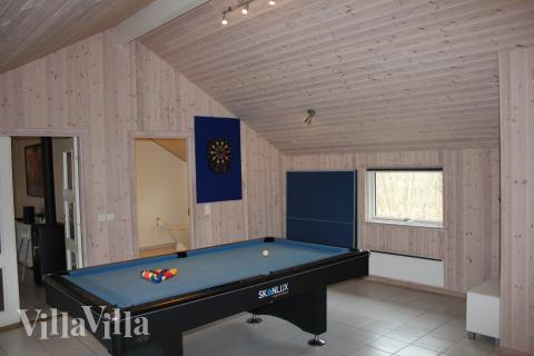 Her kan aktive gæster underholde sig i timevis med at spille bordtennis, billard, fodboldspil eller dart