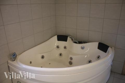 Luksushus nr. 303 byder bl.a. på et dejligt spabad