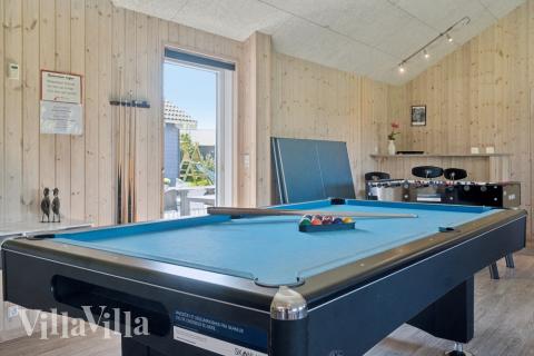 Aktivitetsrum i luksushus nr. 314 med 8 soveværelser og plads til 20 personer.