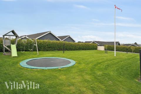 Ud over de mange timer, man kan bruge i husets pool-afdeling, så byder luksushus 315 også på mange udendørs aktiviteter