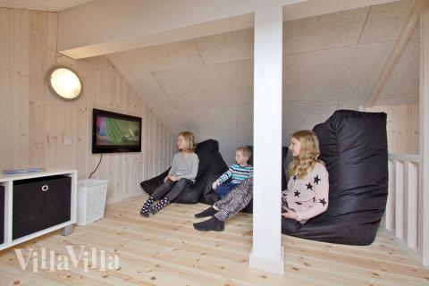 På hemsen er der indrettet hyggekrog til børn og unge