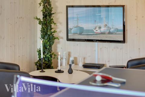 Der er sørget for underholdningen til hele familien med billard/bordtennis og dart i aktivitetrummet