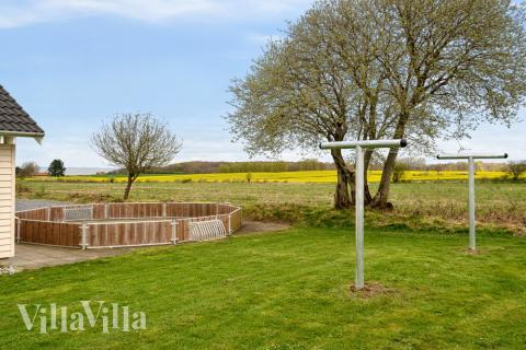 Ud over de mange timer, man kan bruge i husets pool-afdeling, så byder luksushus 318 også på mange udendørs aktiviteter