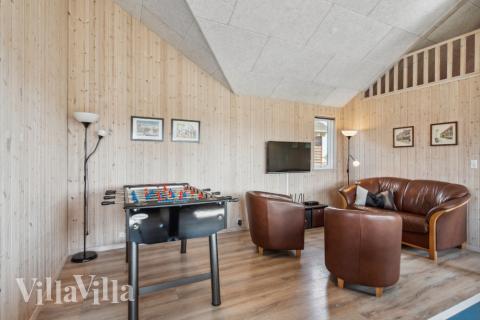 Aktivitetsrum i luksushus nr. 324 med 7 soveværelser og plads til 18 personer.