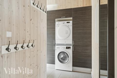 Den rummelige entre i luksushus nr. 324 i Fyn og øer