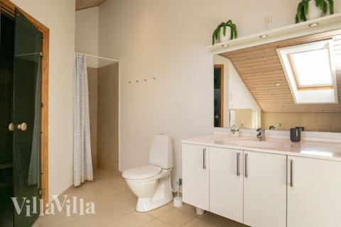 Ét af badeværelserne i luksushus nr. 326