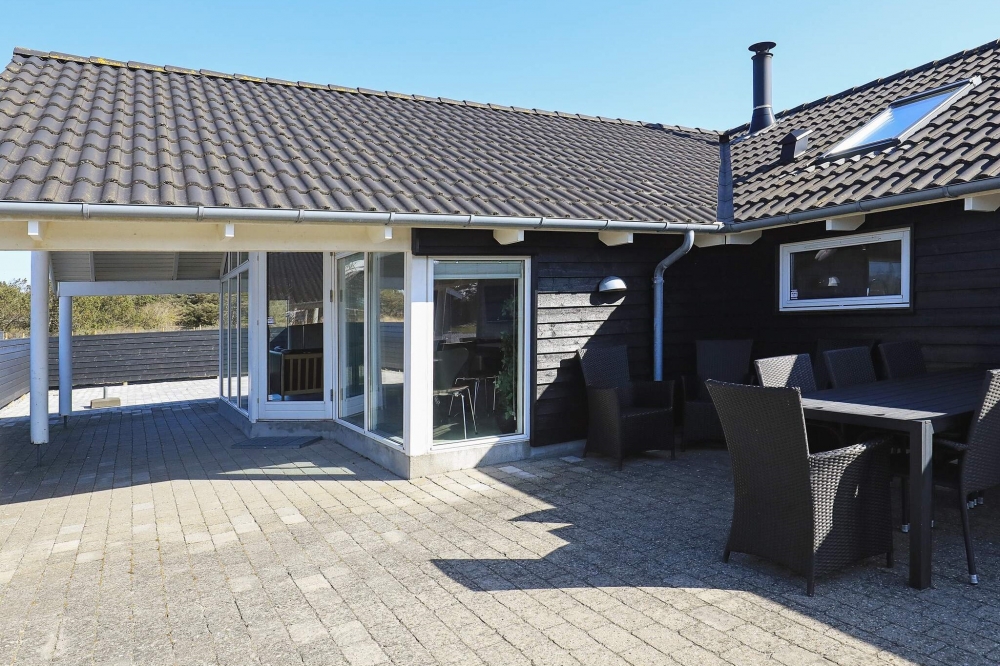 Luksushus nr. 326 har en dejlig terrasse med gode havemøbler til 12 personer.