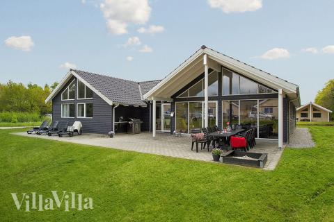 Dette luksushus på Djursland er et perfekt udgangspunkt for en ferie fyldt med spændende oplevelser og aktiviteter.