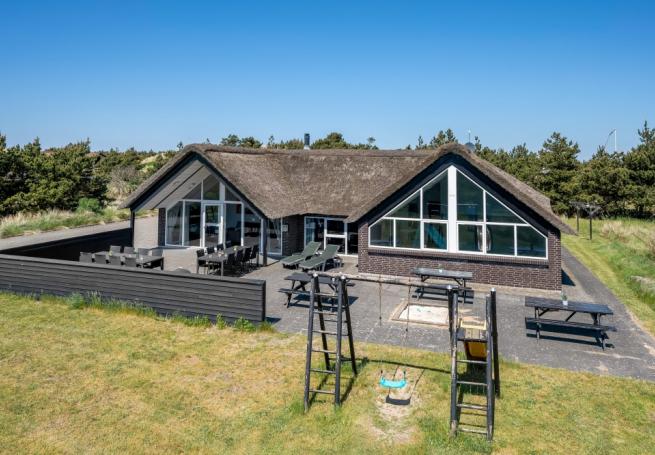 Dette skønne poolhus nr. 332 med plads til 20 personer ligger i Vestjylland