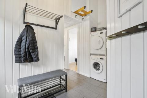 Den rummelige entre i luksushus nr. 332 i Vestjylland