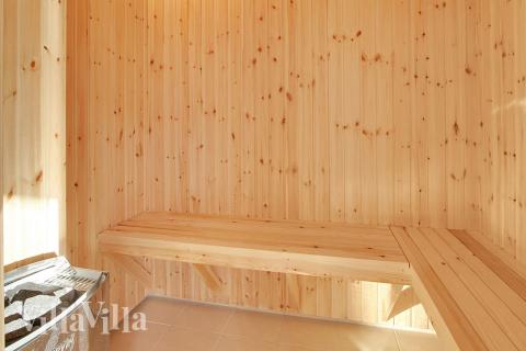 Nyd varmen i saunaen i luksushus nr. 335 til 24 personer