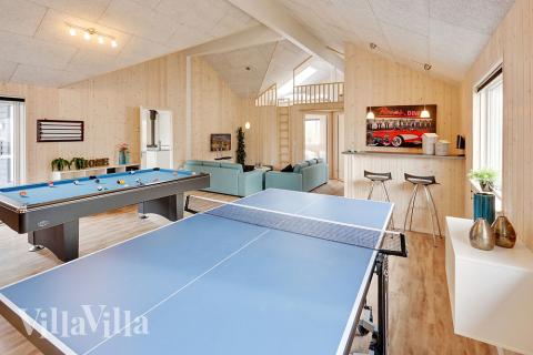 Ud over de mange timer, man kan bruge i husets pool-afdeling, så byder luksushus 340 også på billard/bordtennis og dart